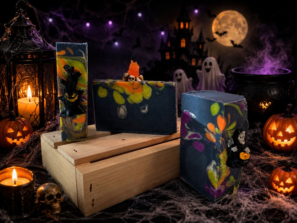 Happy Halloween (toy on top varies)